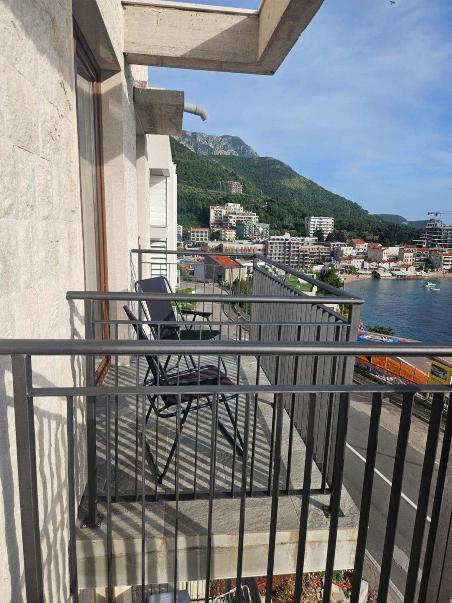Niki Apartments Przno Sveti Stefan Exterior photo